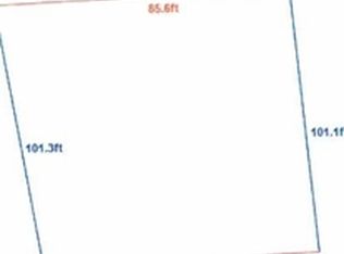 216 Auburn St, East Williston, NY 11596