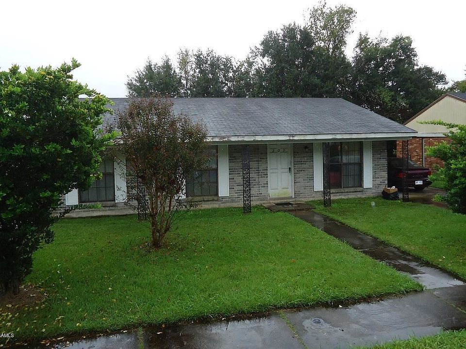 1st image of 209 Strasbourg Dr