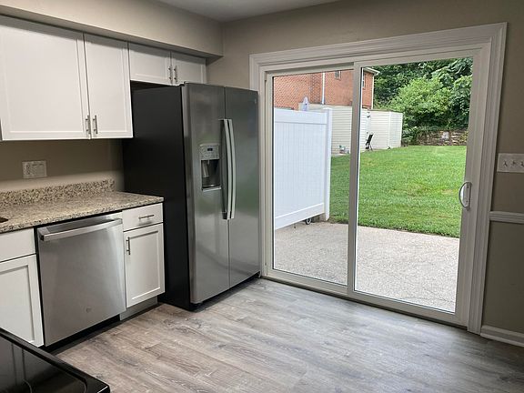 3rd image of 1902 Yeager Ave NE APT 2