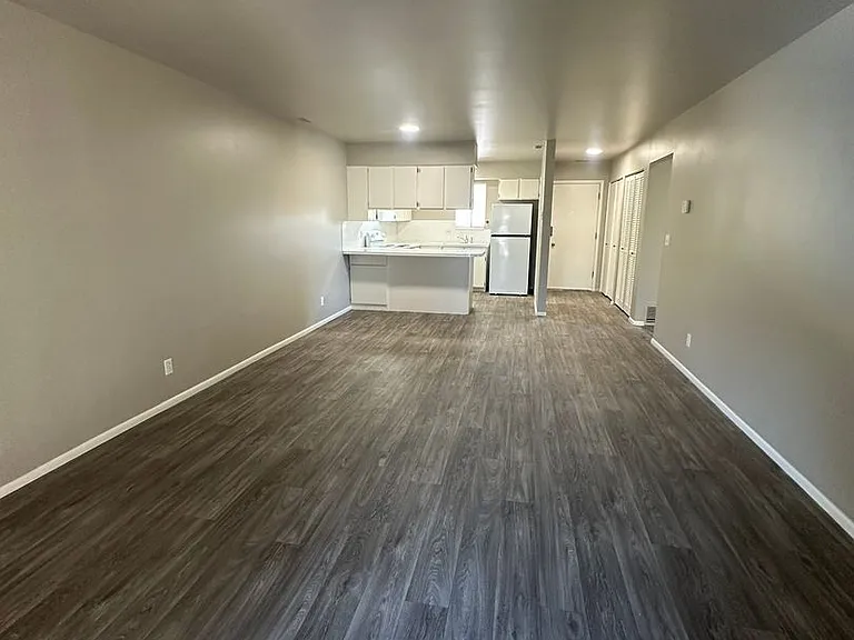 Eastridge — Photo 36
