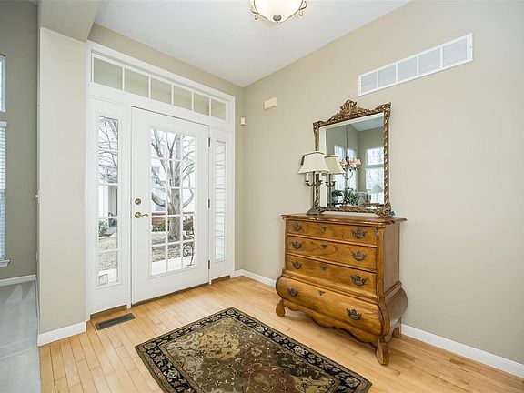 3rd image of 809 Waterford Villas Dr Unit 5