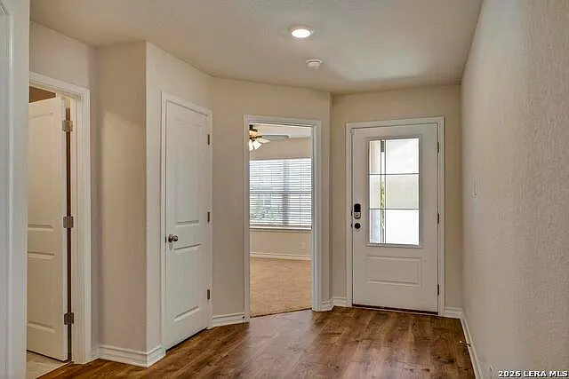 3 bed, 2.0 bath, 1442 sqft, $1,695 — Photo 4