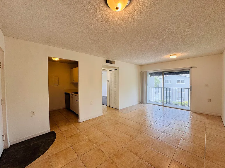 1068 N Benoist Farms Rd #302 — Photo 40