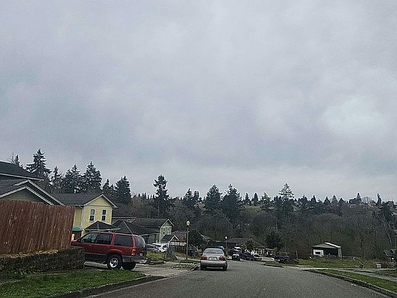 4th image of 1914 E Gregory Street Ct