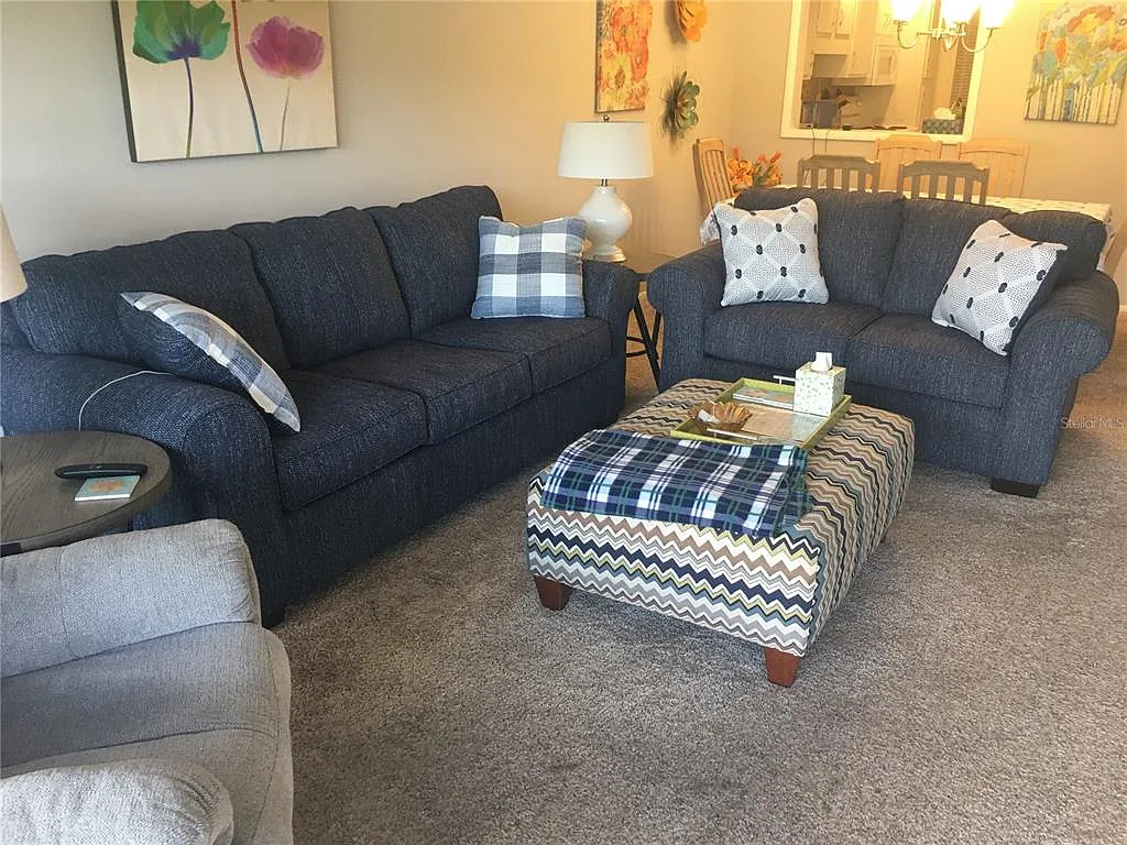 3 bed, 2.0 bath, 1444 sqft, $3,200 — Photo 2