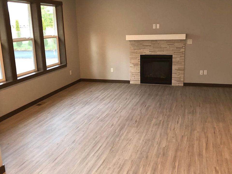Living Room with Gas Fireplace