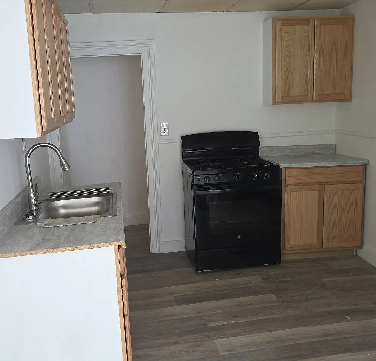 2 bed, 800 sqft, $945 — Photo 2