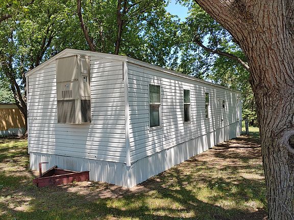 3rd image of 320 Railroad Ave S