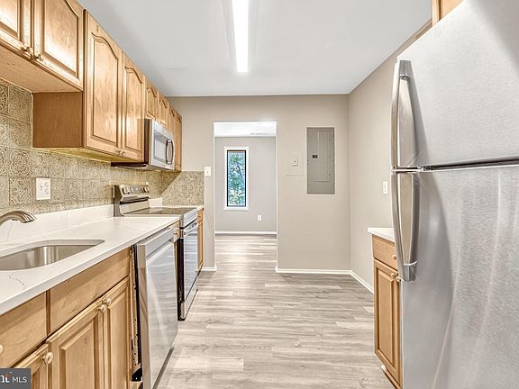 4th image of 527 Florida Ave #45