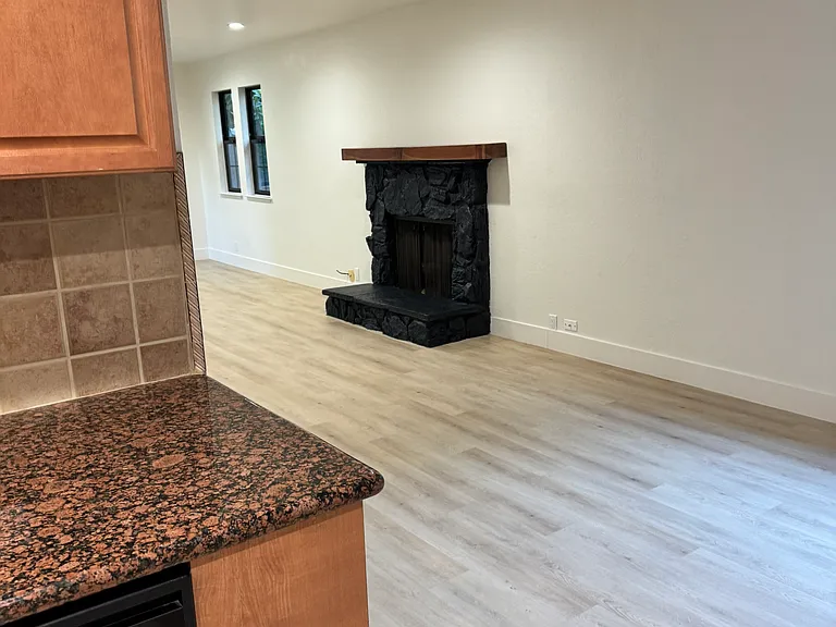 6821 Havenhurst Dr — Photo 33