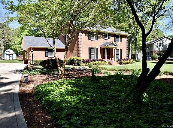 2nd image of 7111 Old Oak Ln