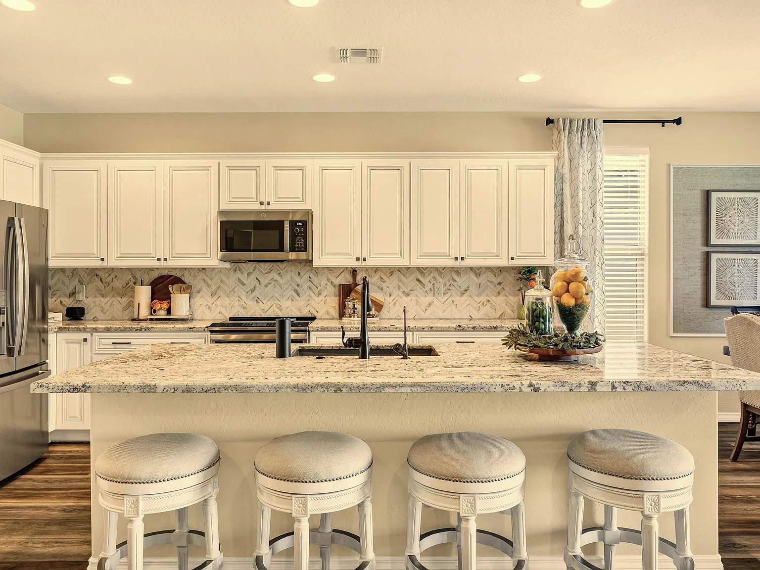 2 bed, 2.5 bath, 1678 sqft, $1,900 — Photo 4