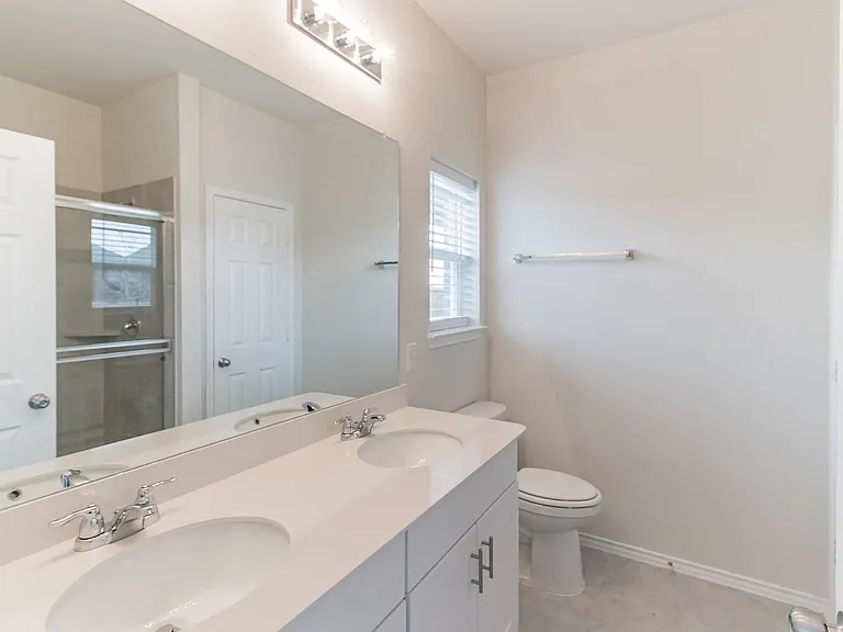 804 Cormorant St — Photo 21