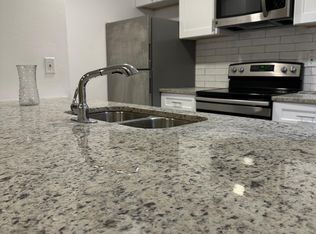 9940 7th Way N APT 204, Saint Petersburg, FL 33702