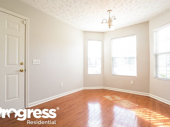5th image of 3957 Rock Hollow Dr