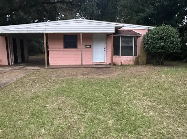 121 W Garfield Dr, Pensacola, FL 32505