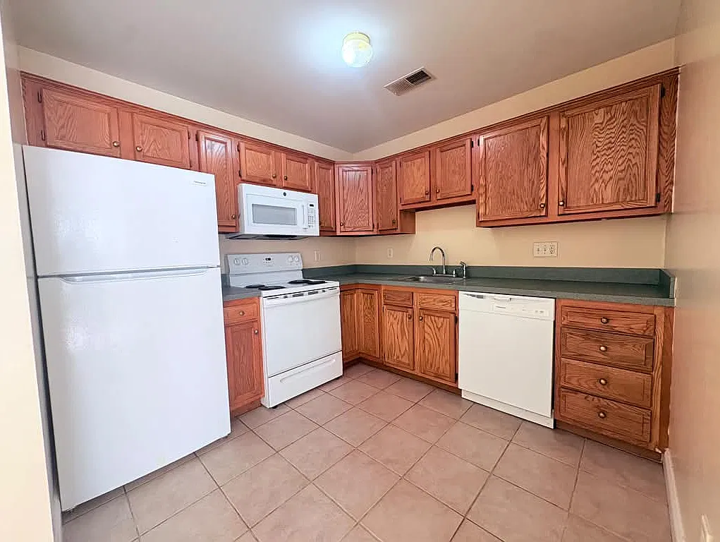 2 bed, $1,750 — Photo 2