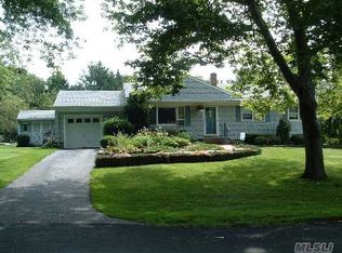 275 Cardinal Dr, Mattituck, NY 11952