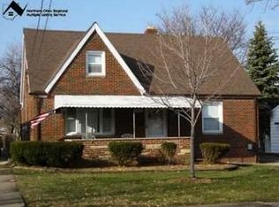 9258 Crestwood Rd, Parma Heights, OH 44130