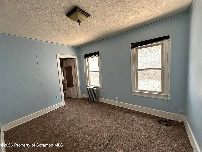 615 S Webster Ave — Photo 10