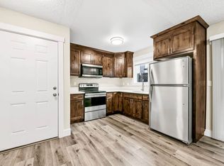 Cape Lee Apartments 2 & 3 Bedroom 1 Bathroom units, Albany, OR 97322