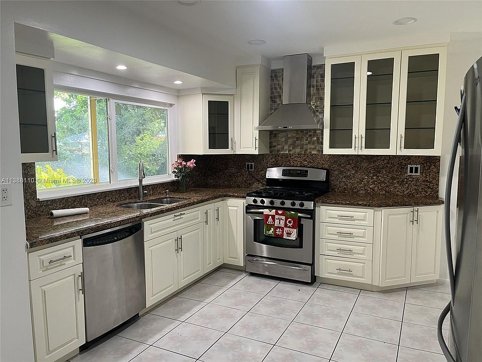 1st image of 8445 Sheraton Dr