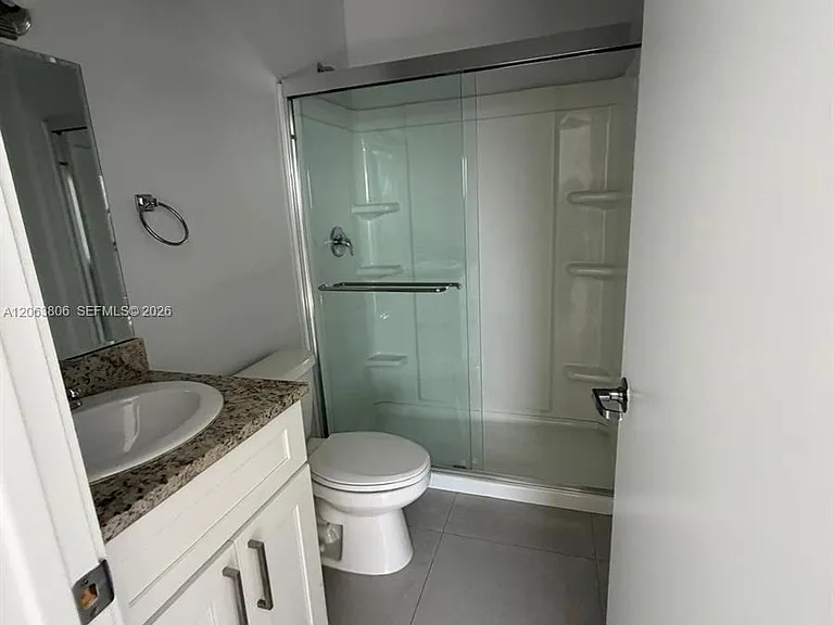 381 E 50th St #5 — Photo 15