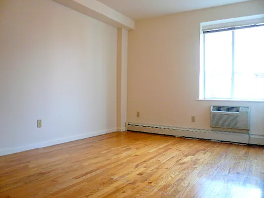 Rented by City Connections Realty | media 32