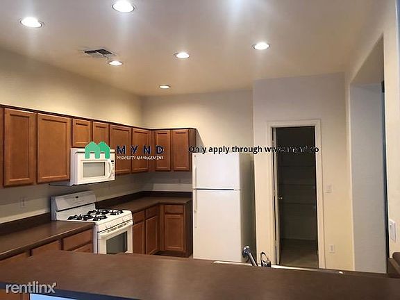 4th image of 3778 W Whitman Dr