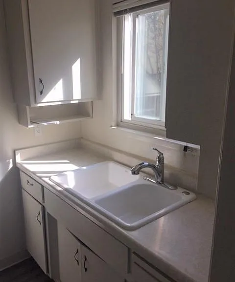 130 Toledo St — Photo 4