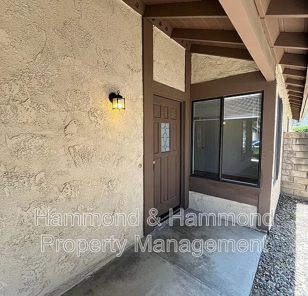 21812 Vintage St — Photo 5