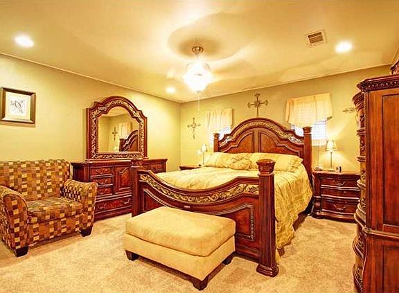4th image of this home