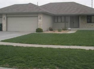 4140 SW Moundview Dr, Topeka, KS 66610