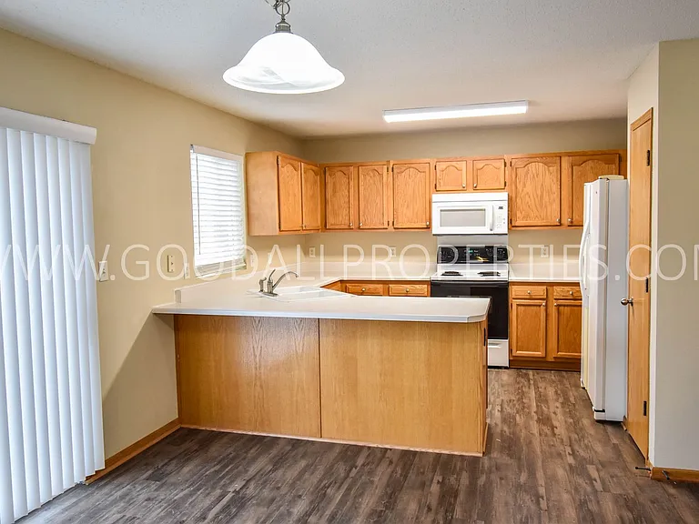 455 SE Whitetail Ln — Photo 5