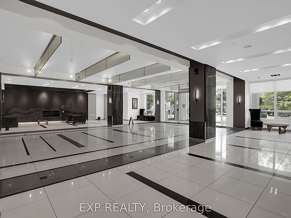 3rd image of 7167 Yonge St #619