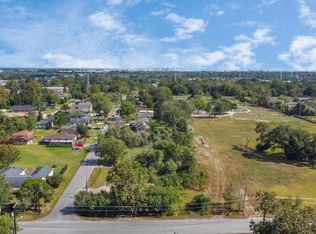 415 Lake Rd, La Marque, TX 77568