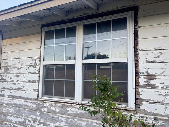 4th image of 210 N Byers Ave