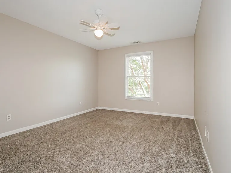 8895 Linell Cv — Photo 12