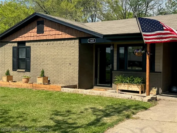 1005 S Highway 96, Lavaca, AR 72941