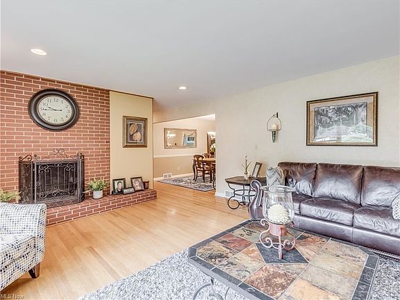 4th image of 3035 Silverview Dr