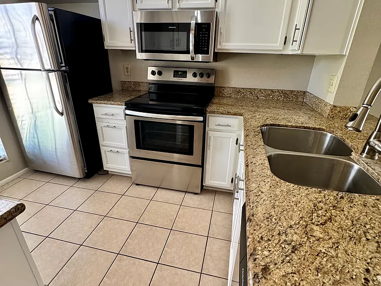 1601 N Saba St #253 — Photo 3
