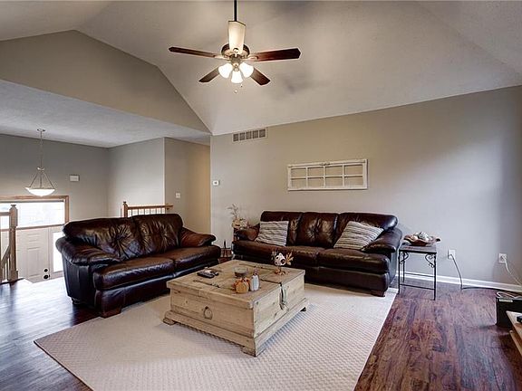 4th image of 14612 Killarney Ln