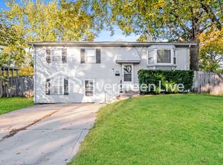 625 S Montclaire Dr, Olathe, KS 66061