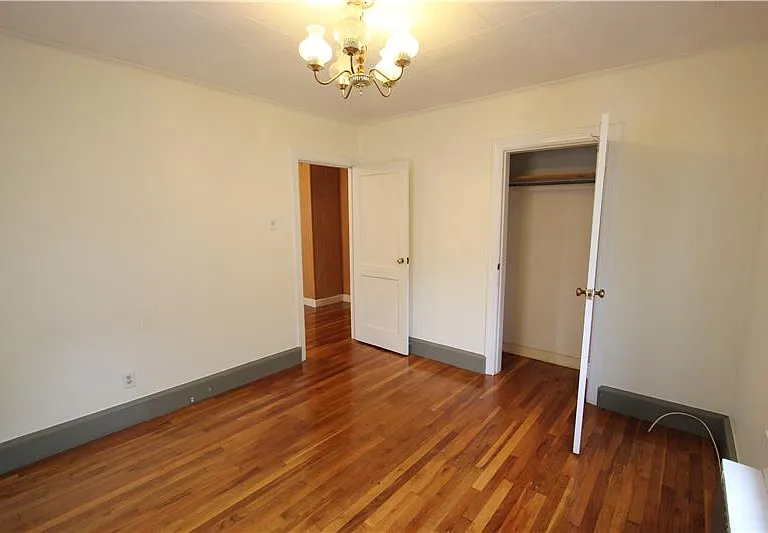 23 Saxon St — Photo 10