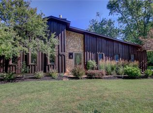 5550 Powers Rd, Orchard Park, NY 14127