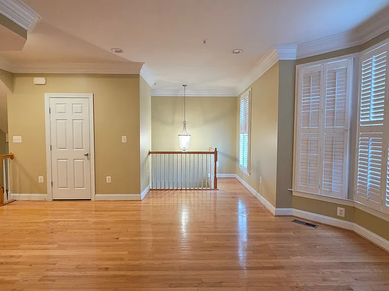 3547 Goddard Way — Photo 5