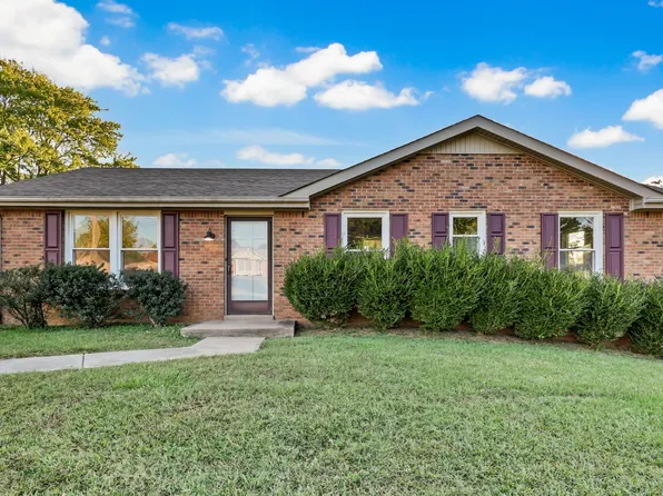 335 Hampshire Dr, Clarksville, TN 37043