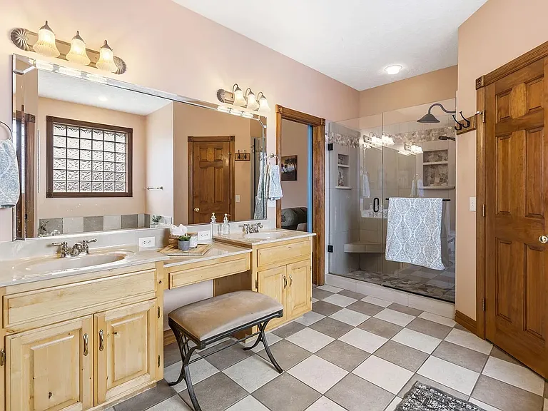 1002 E Rachael Dr — Photo 13