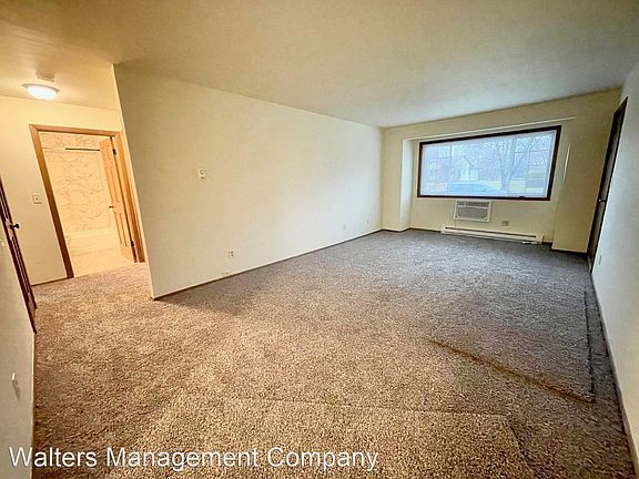 2nd image of 734 Mansfield Ct