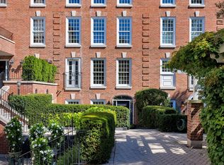 94 Crescent Rd #Townhouse 6, Toronto, ON M4W 1T5